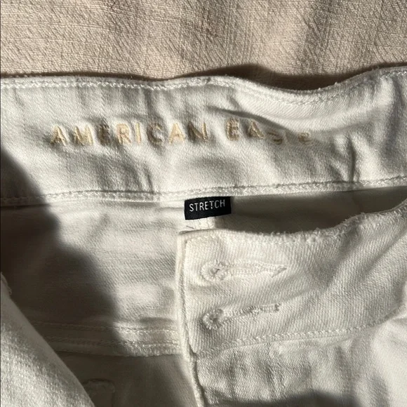 AE Size 18 White Distressed Women Shorts - Picture 2 of 5